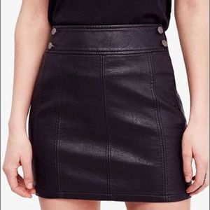 NWT! Black Free People Retro Faux Leather Skirt!🖤